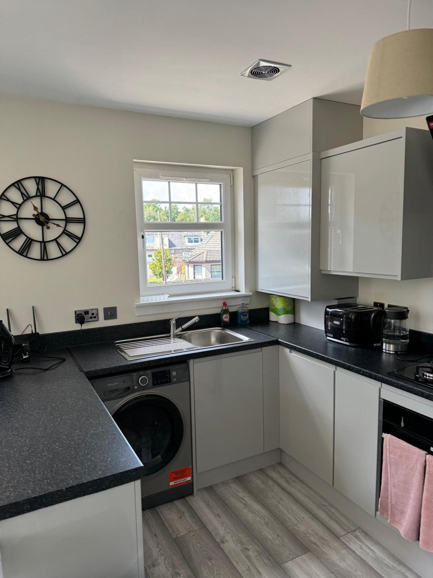 Modern 3 Bedroom Apartment In Markinch, Fife エクステリア 写真