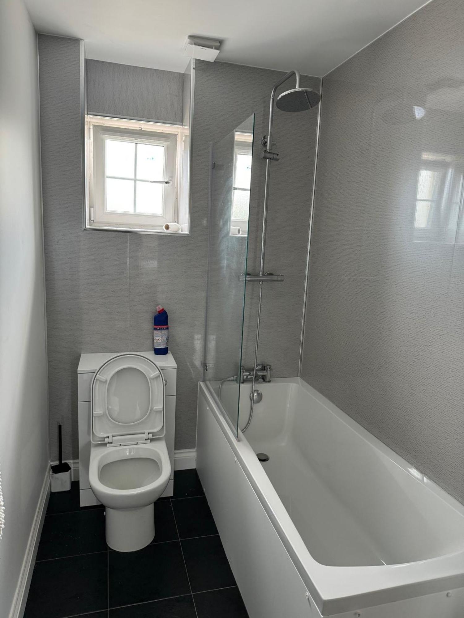Modern 3 Bedroom Apartment In Markinch, Fife エクステリア 写真